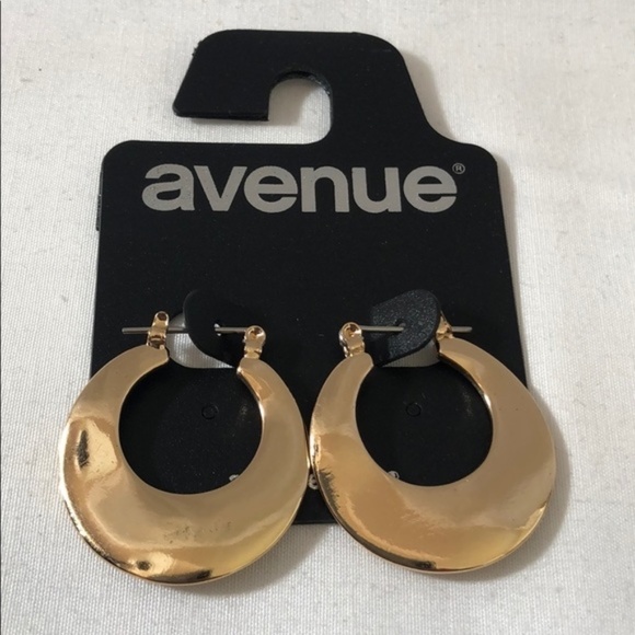 LAST ONE!! New Polished Gold Hoop Earrings - Picture 2 of 8